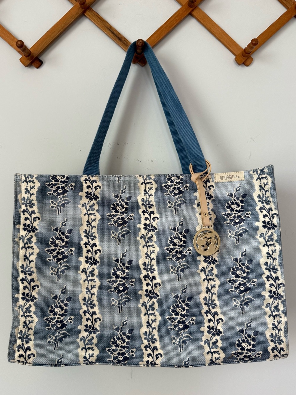Spartina 449 Market Tote Blue ivory Floral